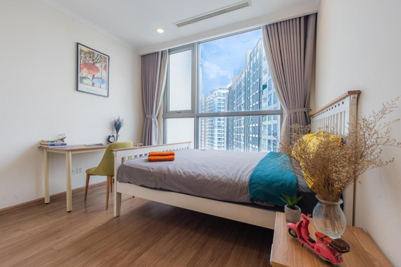 Moxy Hcmc Aparts - Vinhomes Central Park, Ice Rink Ho Şi Min Exterior foto