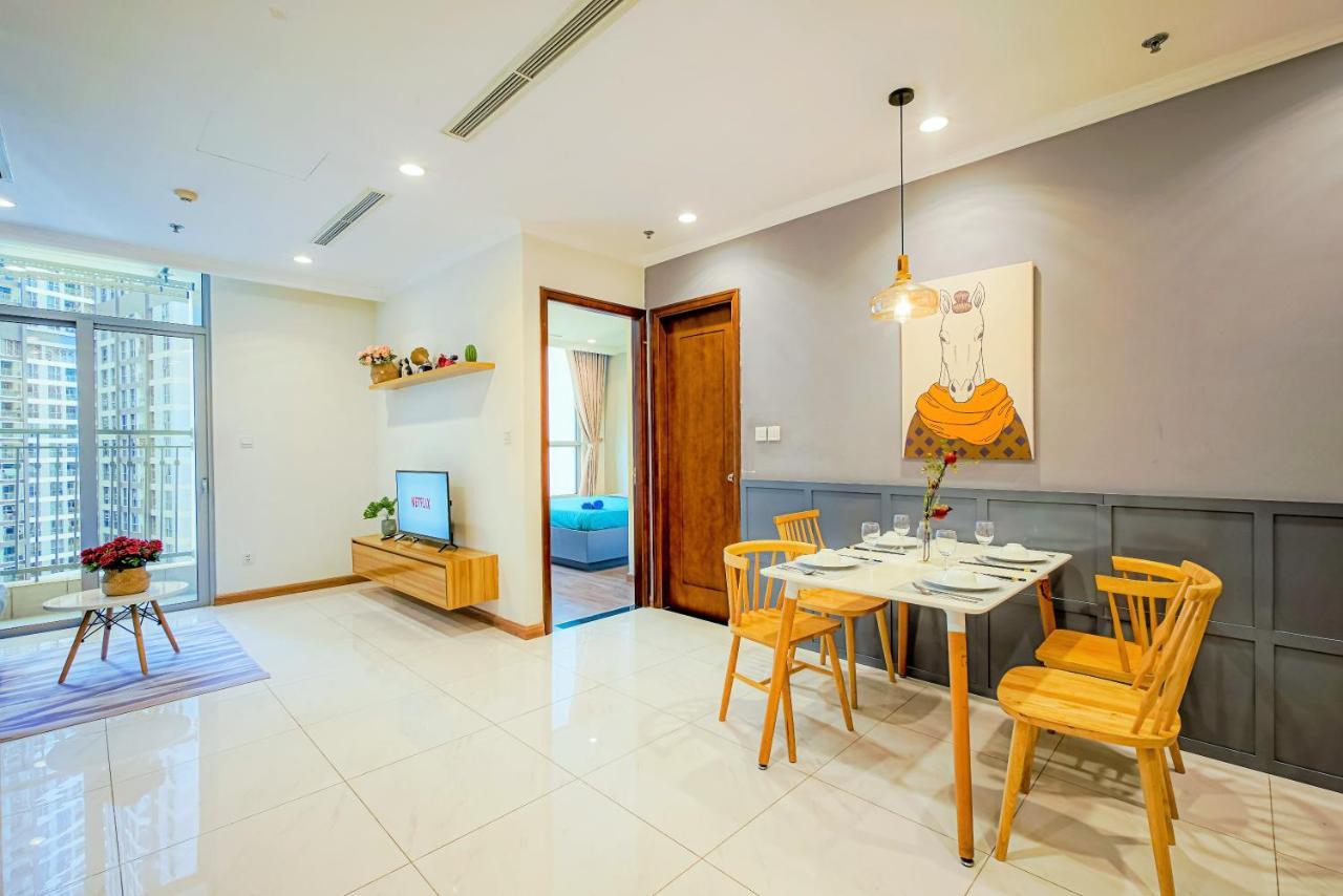 Moxy Hcmc Aparts - Vinhomes Central Park, Ice Rink Ho Şi Min Exterior foto