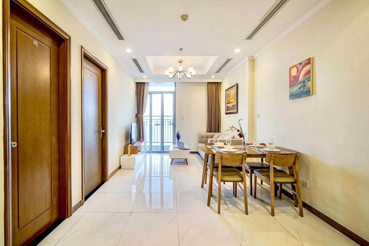 Moxy Hcmc Aparts - Vinhomes Central Park, Ice Rink Ho Şi Min Exterior foto
